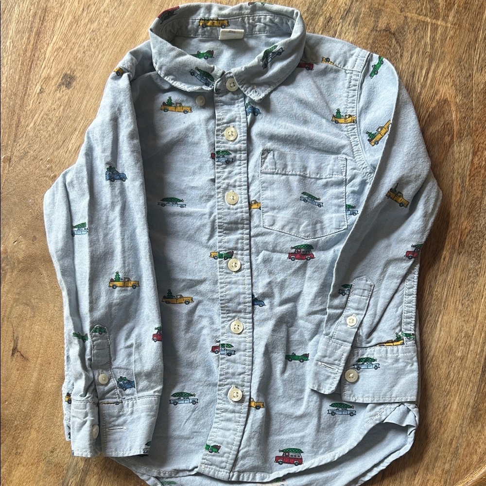 Gap Kids Button-Up Shirt with Christmas Tree Truck Print 4T